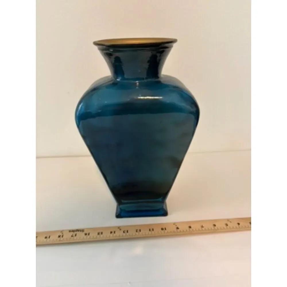 vtg. Made in Spain Blue to green ombre glass vase likely blenko
